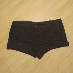 Torrid Black Eyelet Shorts-Size 22
